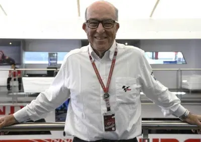 MotoGP 2023. Carmelo Ezpeleta sulla quinta KTM: “Non è mai esistita e mai ci sarà”
