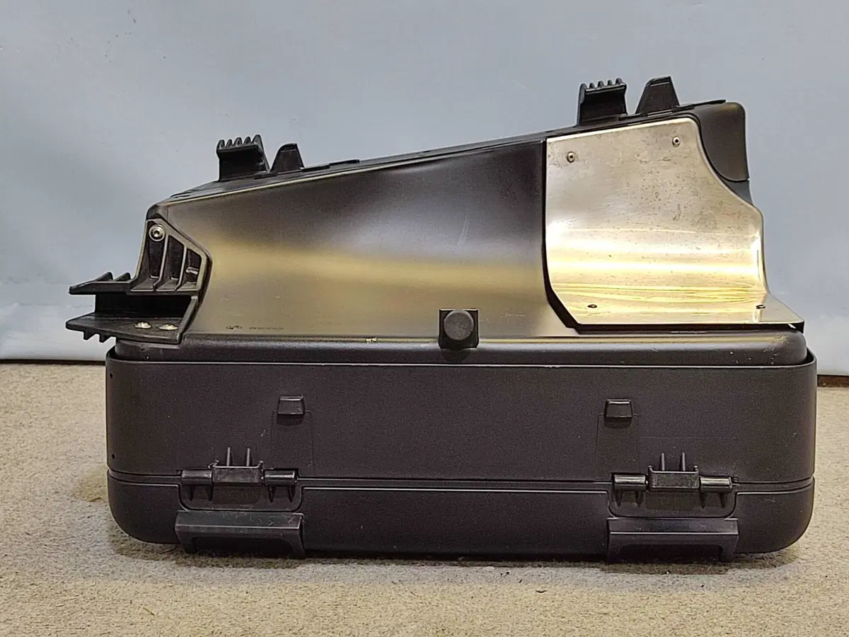 VALIGIA LATERALE DESTRA ORIGINALE BMW (30/39 L) (8)