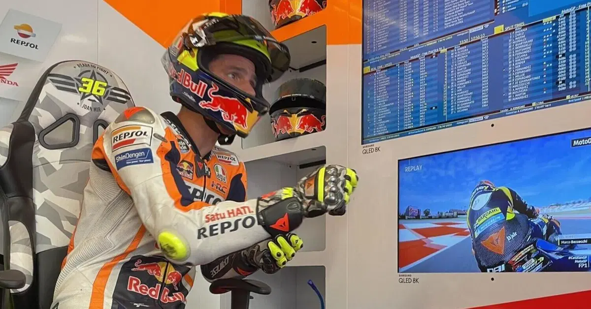 MotoGP 2023. GP di Catalogna. Joan Mir, da campione del mondo a ultimo: "Giro due secondi pi&ugrave; lento dell'anno scorso"