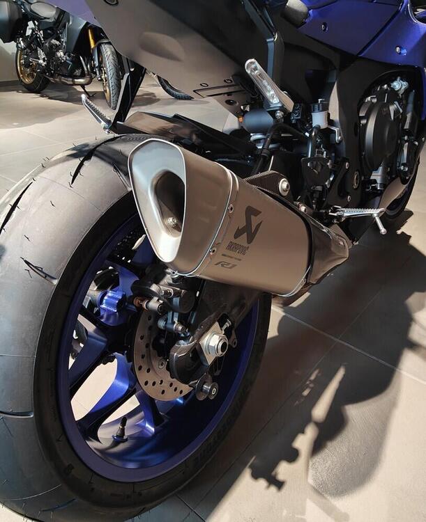 Yamaha YZF R1 (2020 - 24) (3)