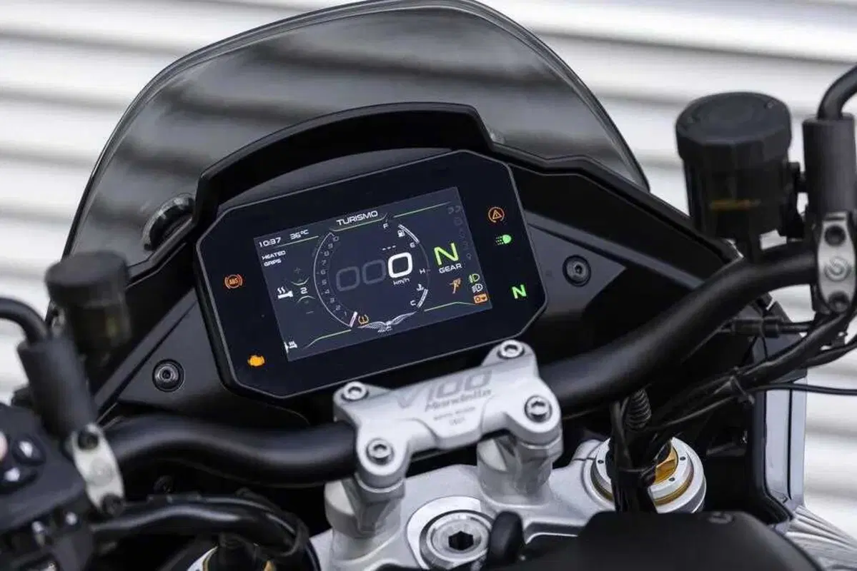 BMW R 1250 Rs vs Moto Guzzi V100 Mandello S: il Granturismo a modo mio! (4)