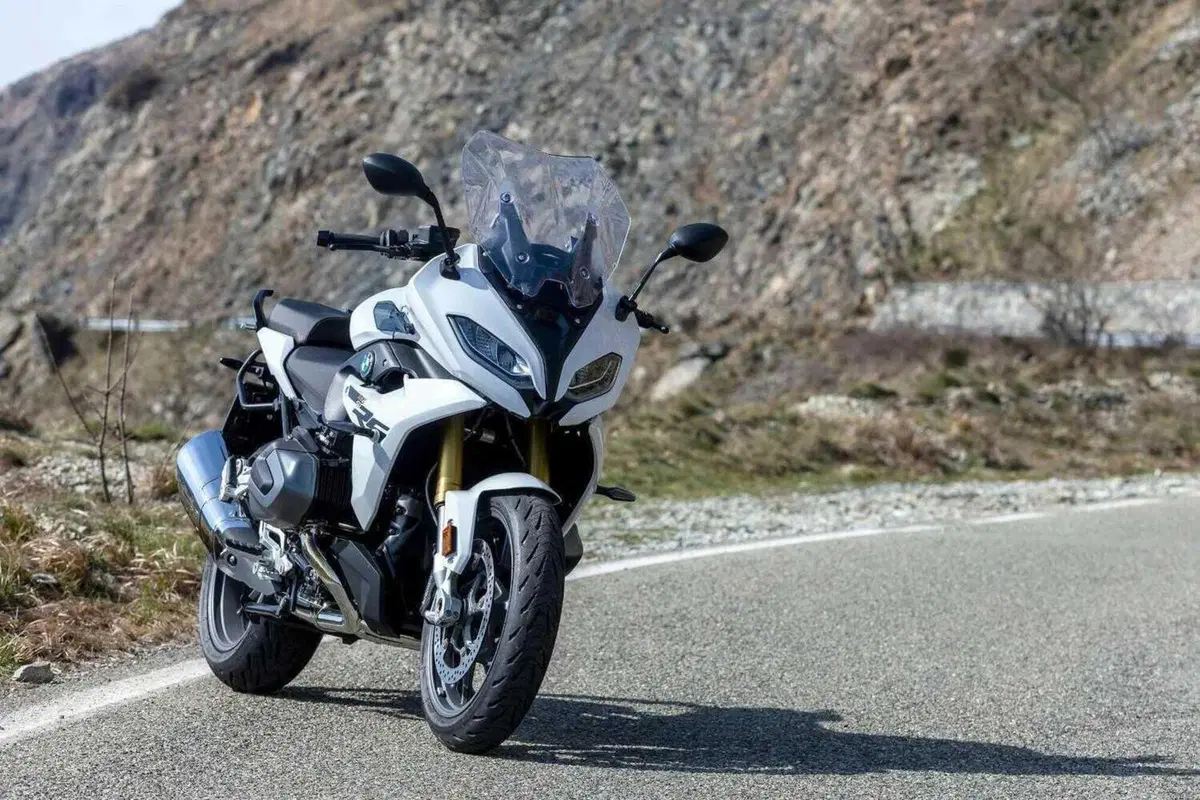 BMW R 1250 Rs vs Moto Guzzi V100 Mandello S: il Granturismo a modo mio! (12)