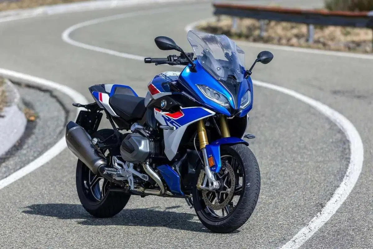BMW R 1250 Rs vs Moto Guzzi V100 Mandello S: il Granturismo a modo mio! (14)