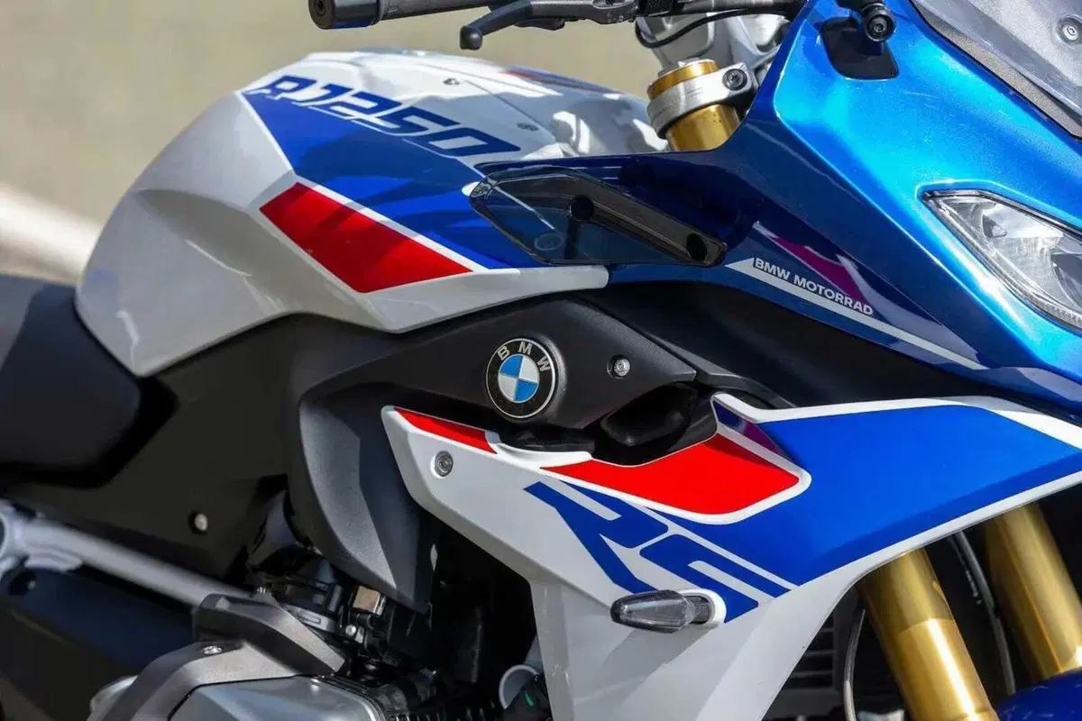 BMW R 1250 Rs vs Moto Guzzi V100 Mandello S: il Granturismo a modo mio! (13)