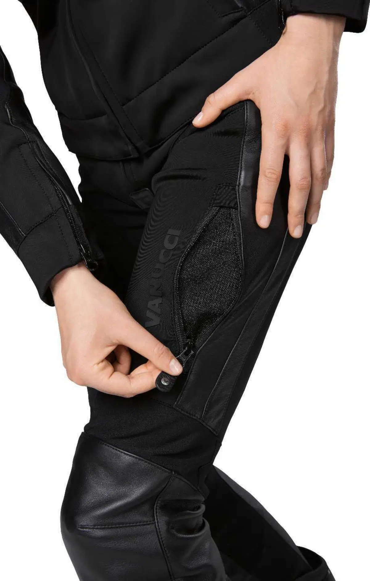 Louis Moto. Outfit Vanucci in pelle e softshell (8)