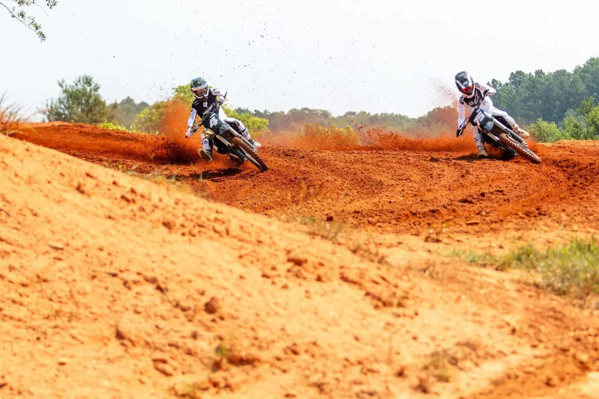 Triumph MX 250: il primo video in azione!