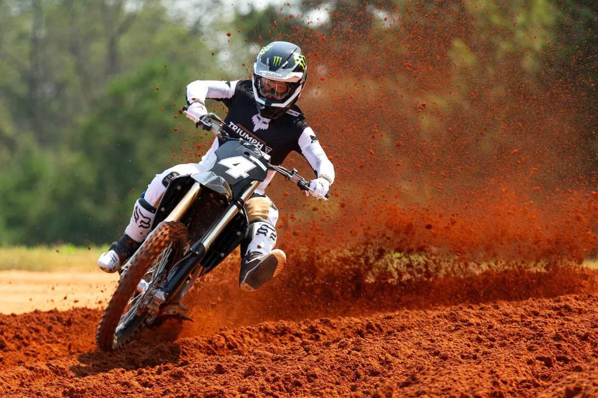 Triumph MX 250: il primo video in azione! (3)