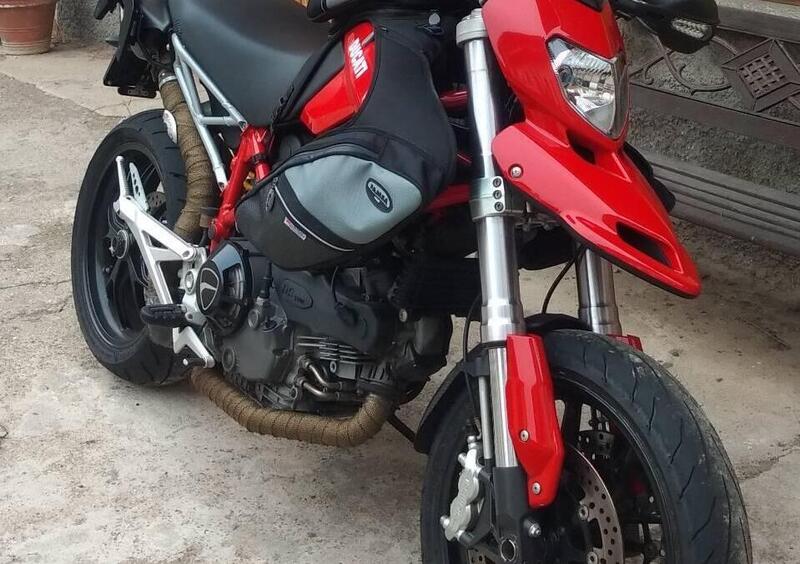 Vendo Ducati Hypermotard 1100 (2007 - 09) usata a Monza (codice 9256551) 