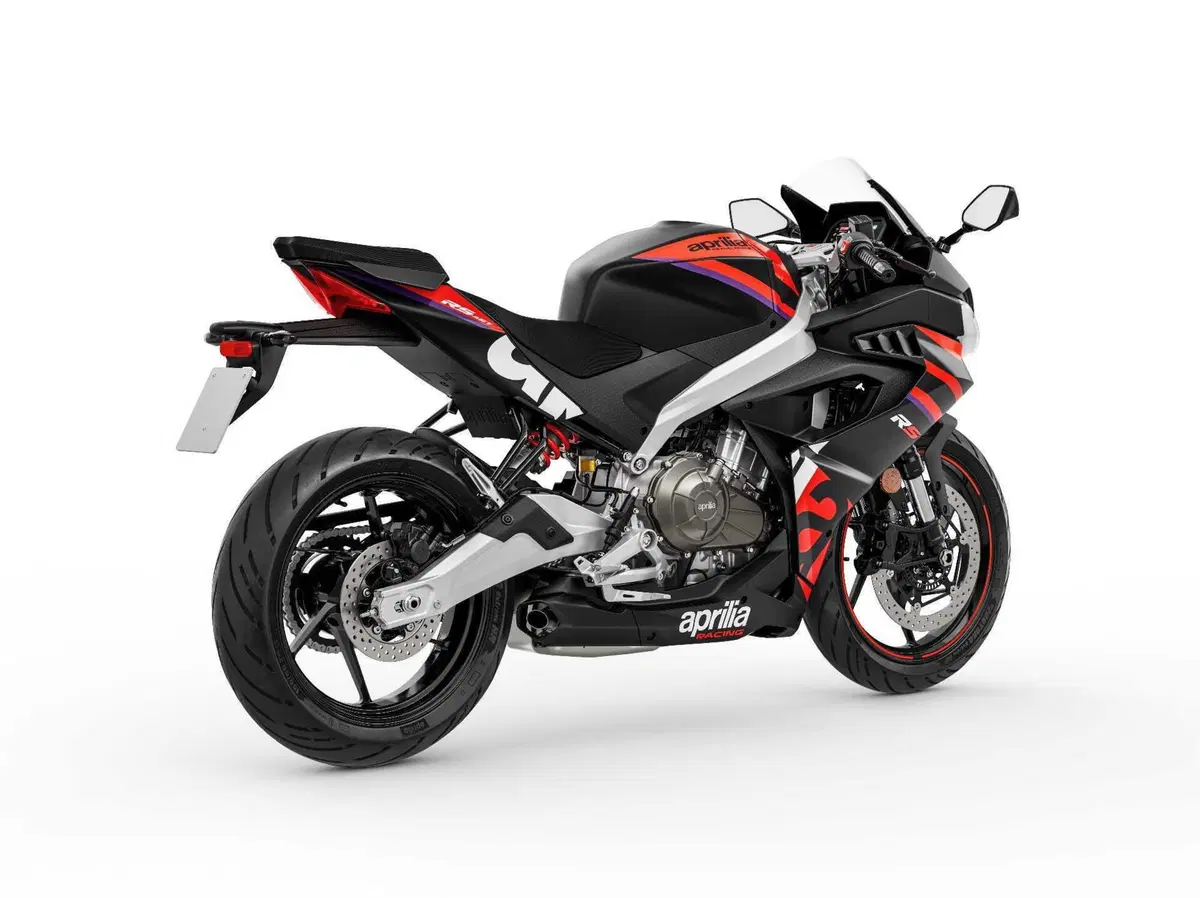 Aprilia RS 457: la sportiva per le nuove generazioni e i nuovi mercati (11)