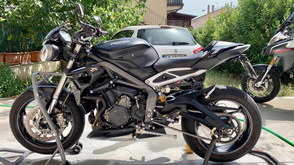 Triumph Street Triple RS (2020 - 22) (2)