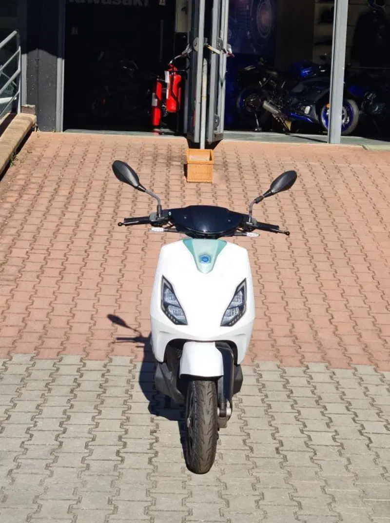 Piaggio 1 (2022 - 26) (5)