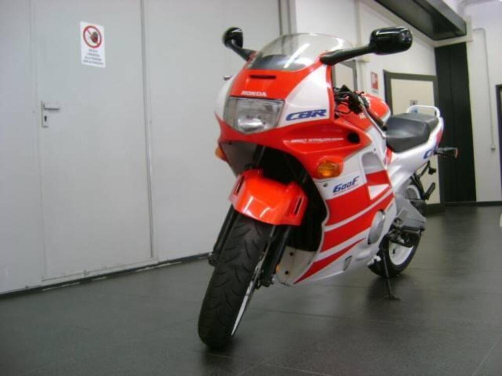 Honda CBR 600 F  (5)