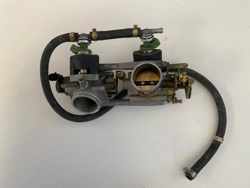 (S)vendo Parti Ducati ST2 (3)