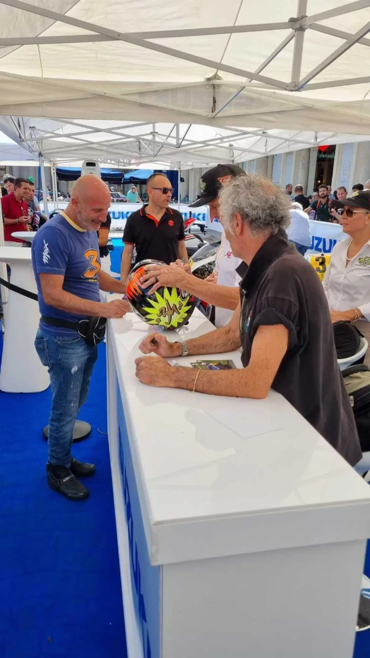 Suzuki celebra due suoi ex piloti all'Autolook Week di Torino (7)