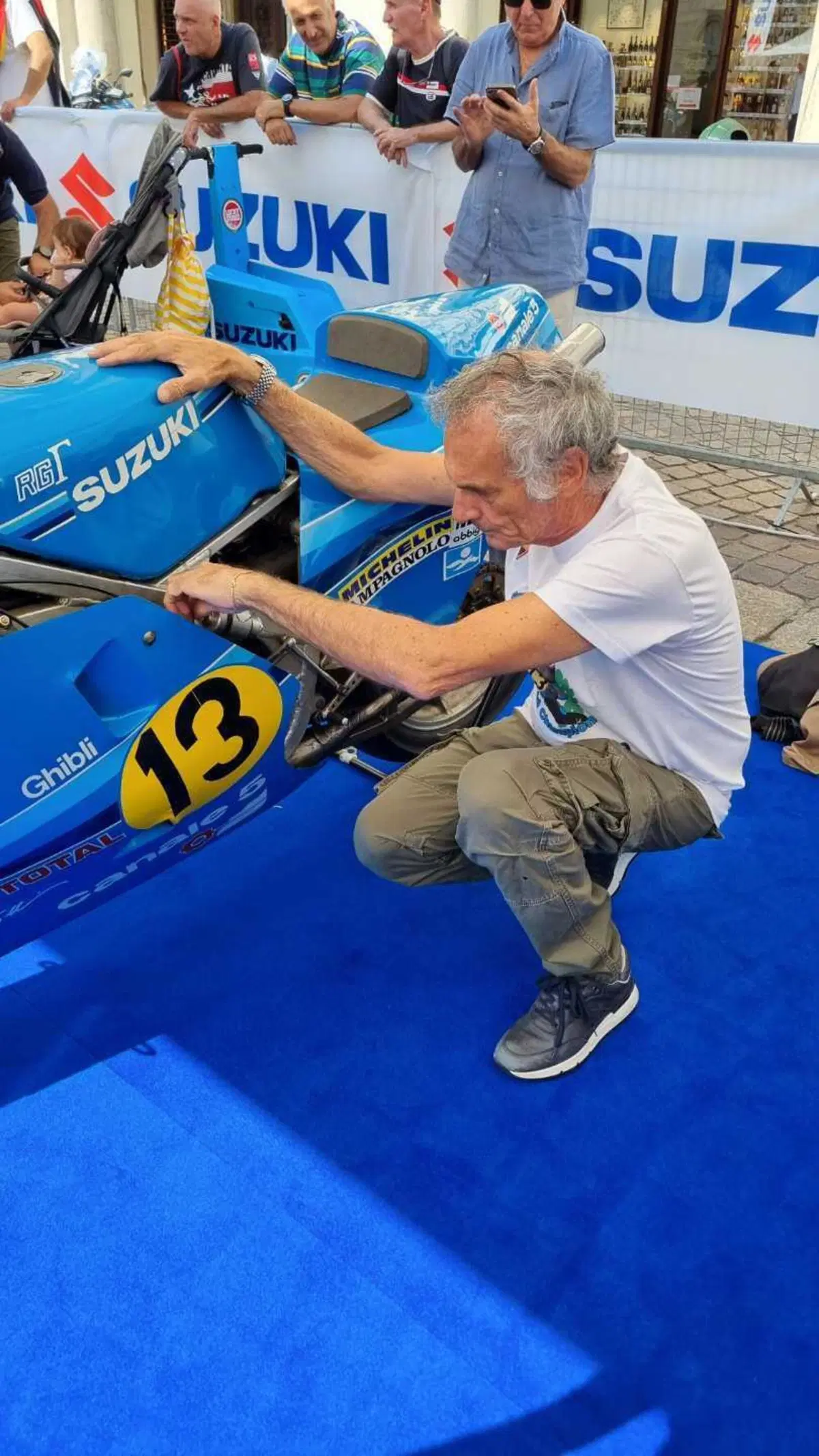 Suzuki celebra due suoi ex piloti all'Autolook Week di Torino