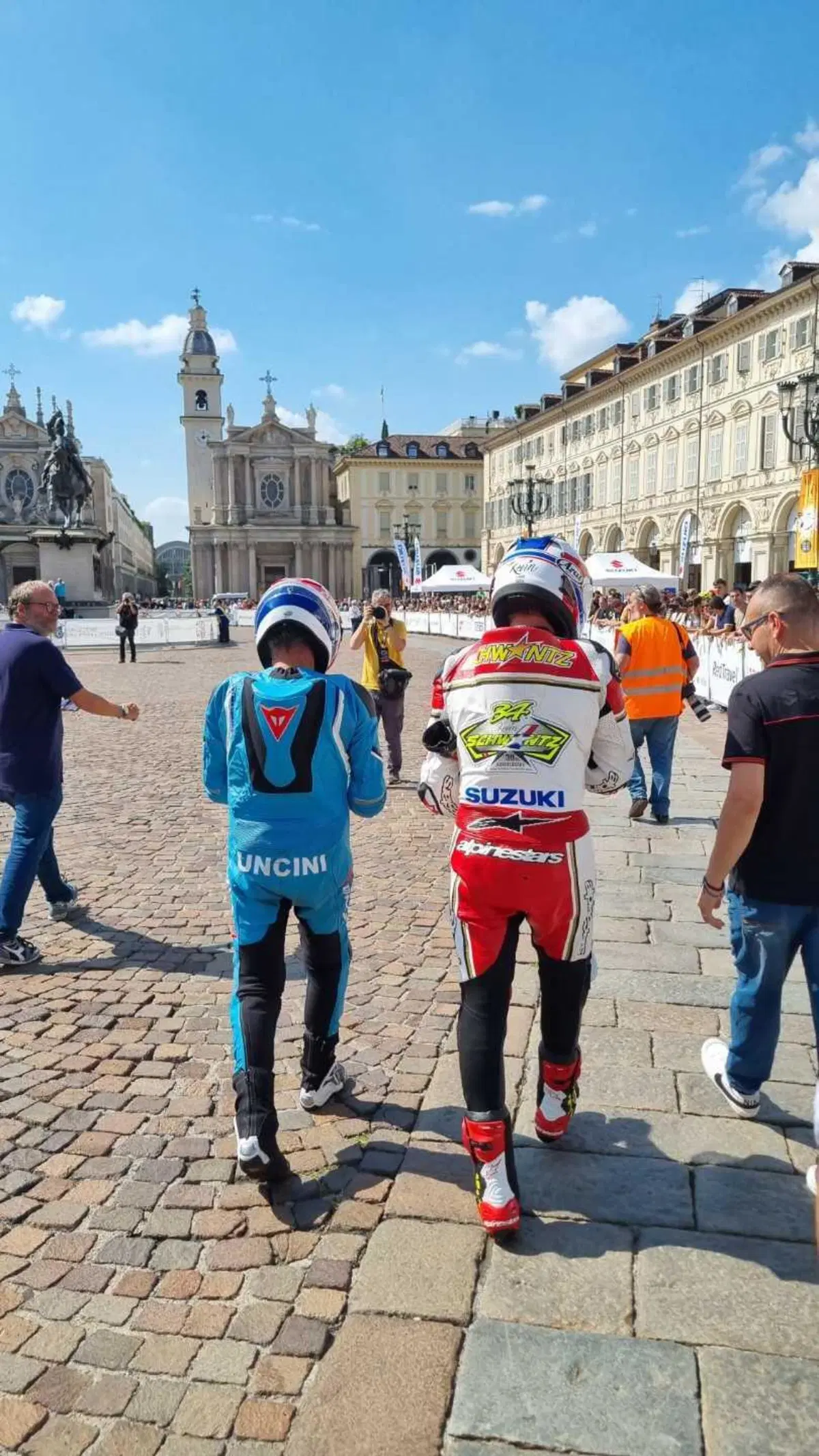 Suzuki celebra due suoi ex piloti all'Autolook Week di Torino (6)