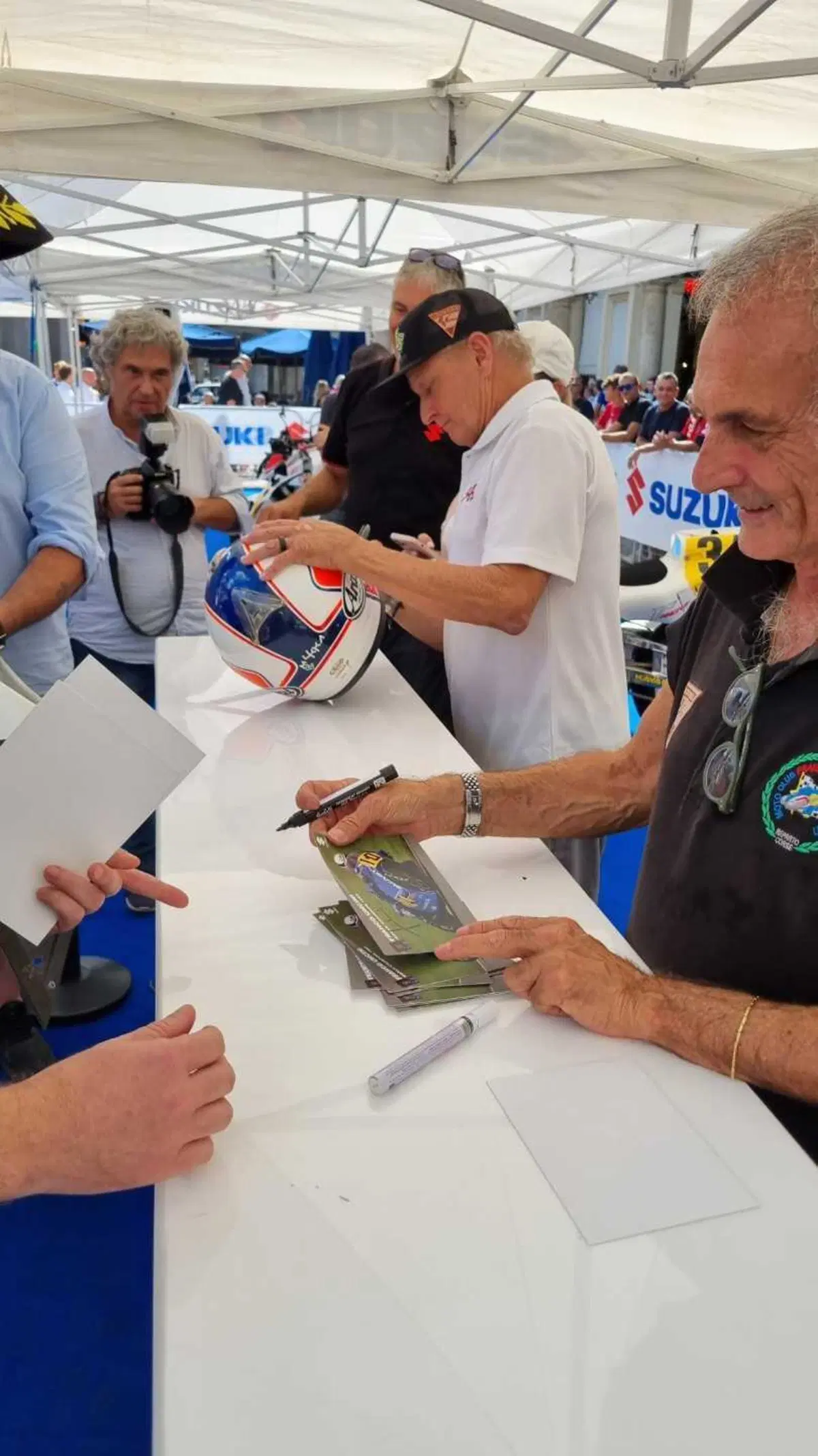 Suzuki celebra due suoi ex piloti all'Autolook Week di Torino (7)