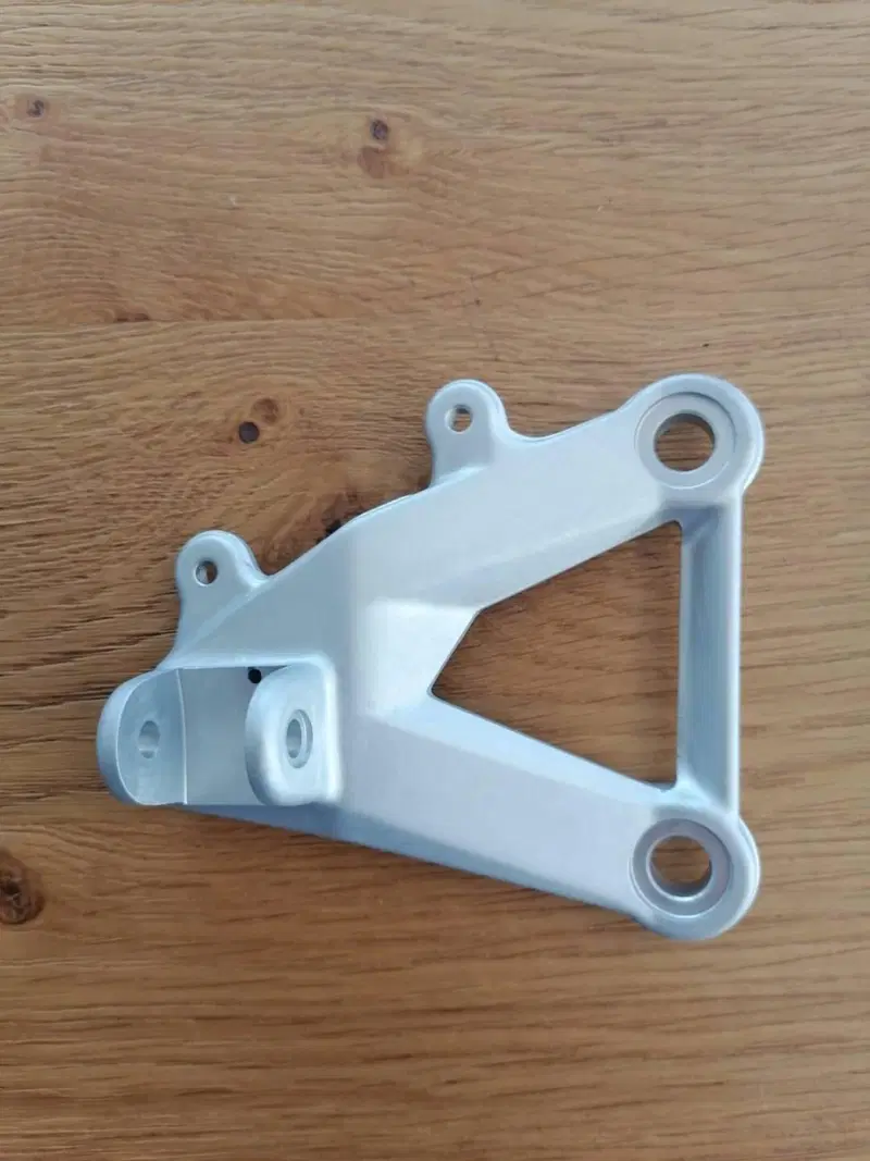Piastra Portapedana anteriore Dx - NUOVA - DUCATI