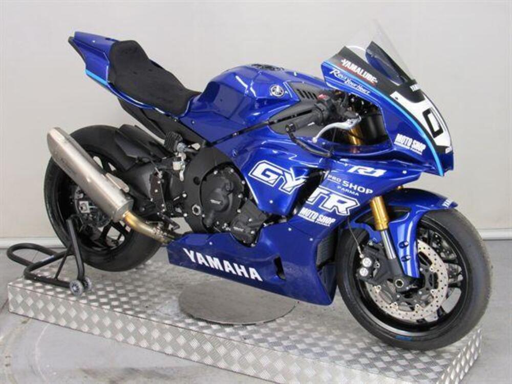 Yamaha YZF R1 (2020 - 24) (2)