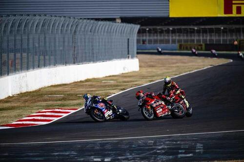 SBK 2023. GP di Francia a Magny Cours. Toprak Razgatlioglu vince la gara sprint di Magny Cours (3)