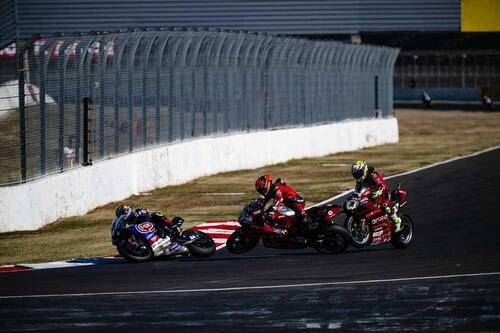 SBK 2023. GP di Francia a Magny Cours. Toprak Razgatlioglu vince la gara sprint di Magny Cours (4)