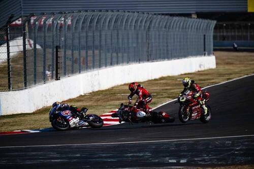 SBK 2023. GP di Francia a Magny Cours. Toprak Razgatlioglu vince la gara sprint di Magny Cours (5)