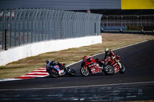 SBK 2023. GP di Francia a Magny Cours. Toprak Razgatlioglu vince la gara sprint di Magny Cours (6)