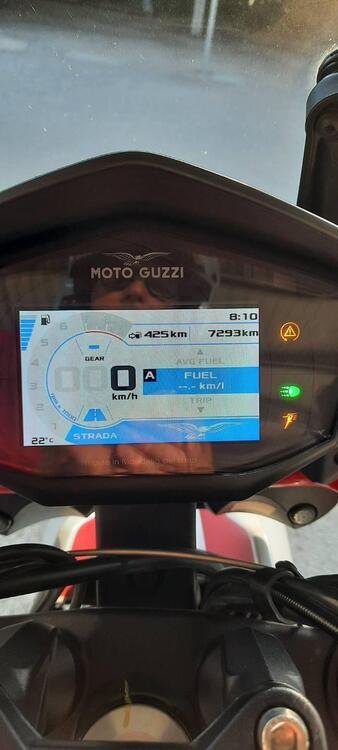 Moto Guzzi V85 TT Evocative Graphics (2019 - 20) (3)