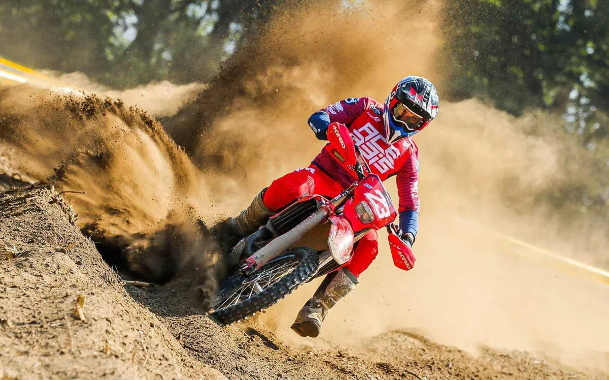 Assoluti d’Italia. È Steve Holcombe il monstre dell’Enduro… Italiano (14)