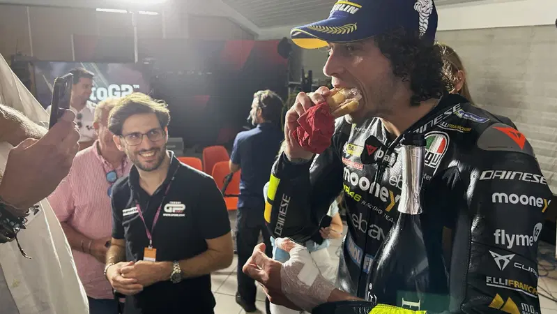 MotoGP 2023. GP di San Marino. Marco Bezzecchi e gli scherzi con Pecco Bagnaia: "Nessuna recita, siamo cos&igrave;"