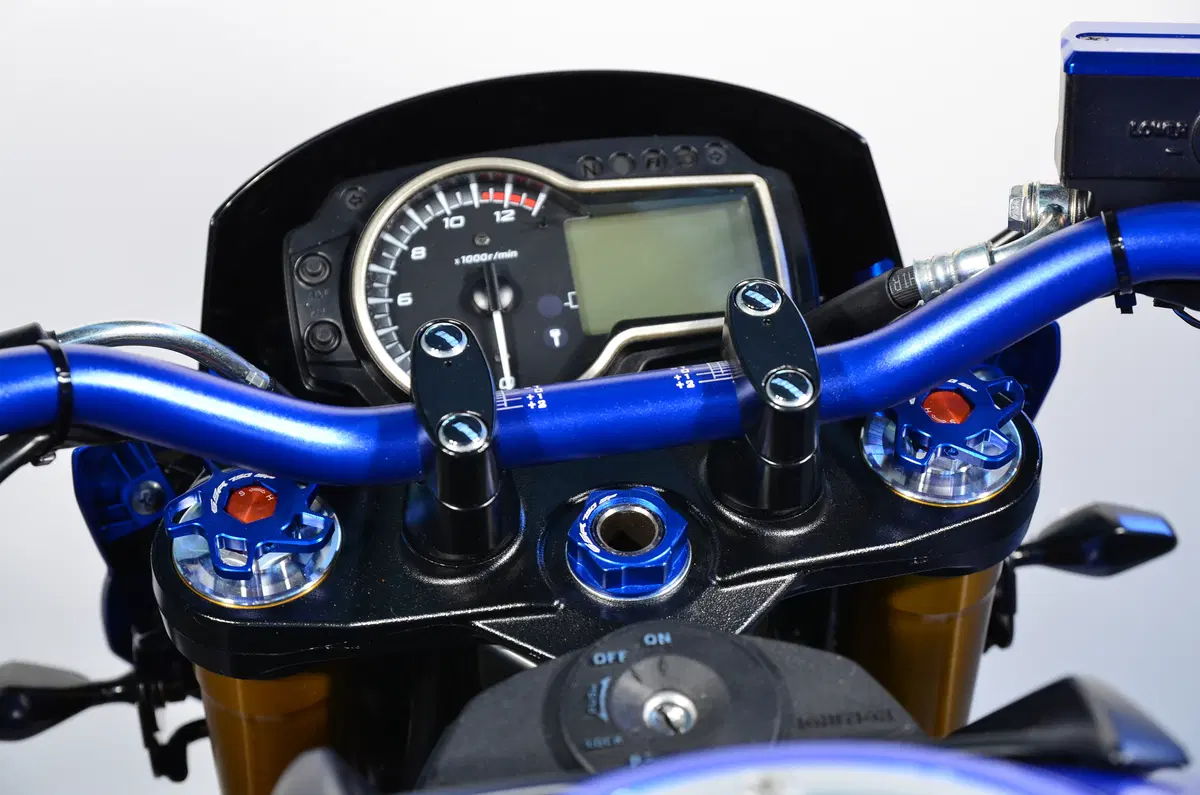 Suzuki, nuova GSR 750SP (8)