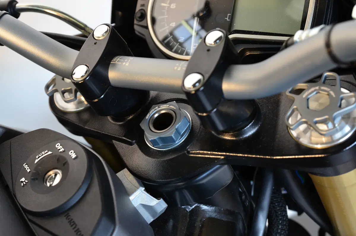 Suzuki, nuova GSR 750SP (14)