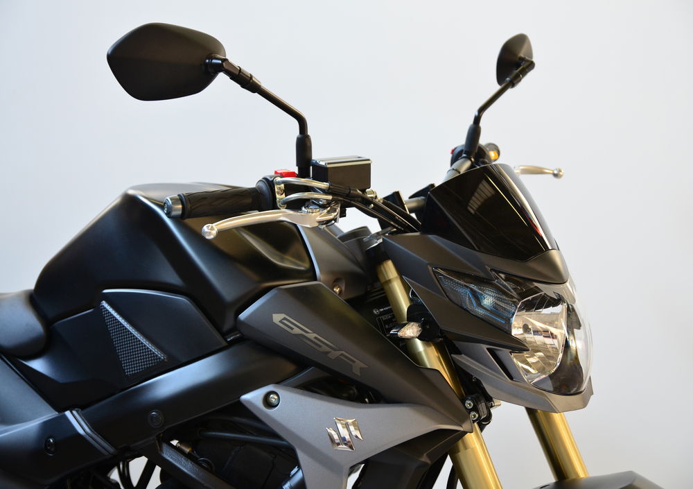 Suzuki GSR 750 SP (2015) (3)