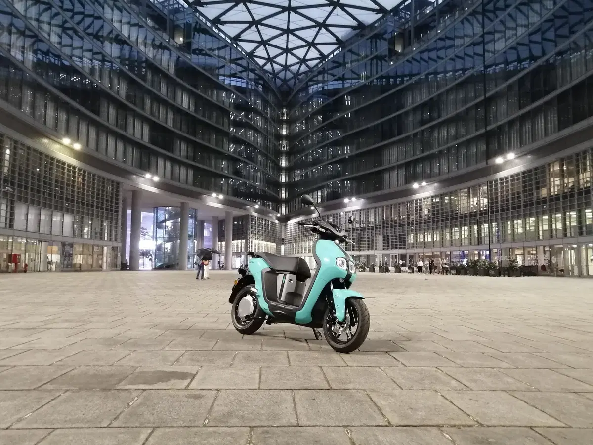 [VIDEO] Ha ancora senso comprare un cinquantino? Rispondiamo con il NEO's di Yamaha
