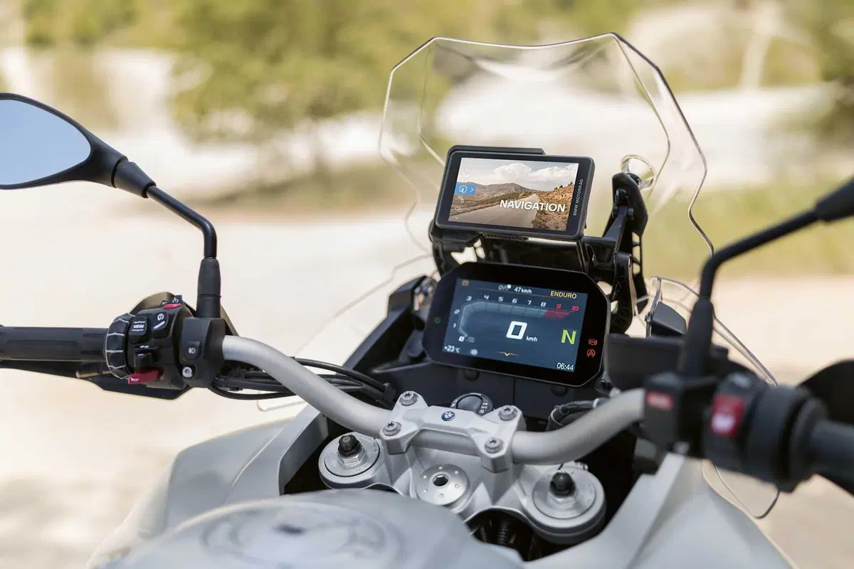 Navigazione: BMW Motorrad presenta il nuovo ConnectedRide Navigator (2)