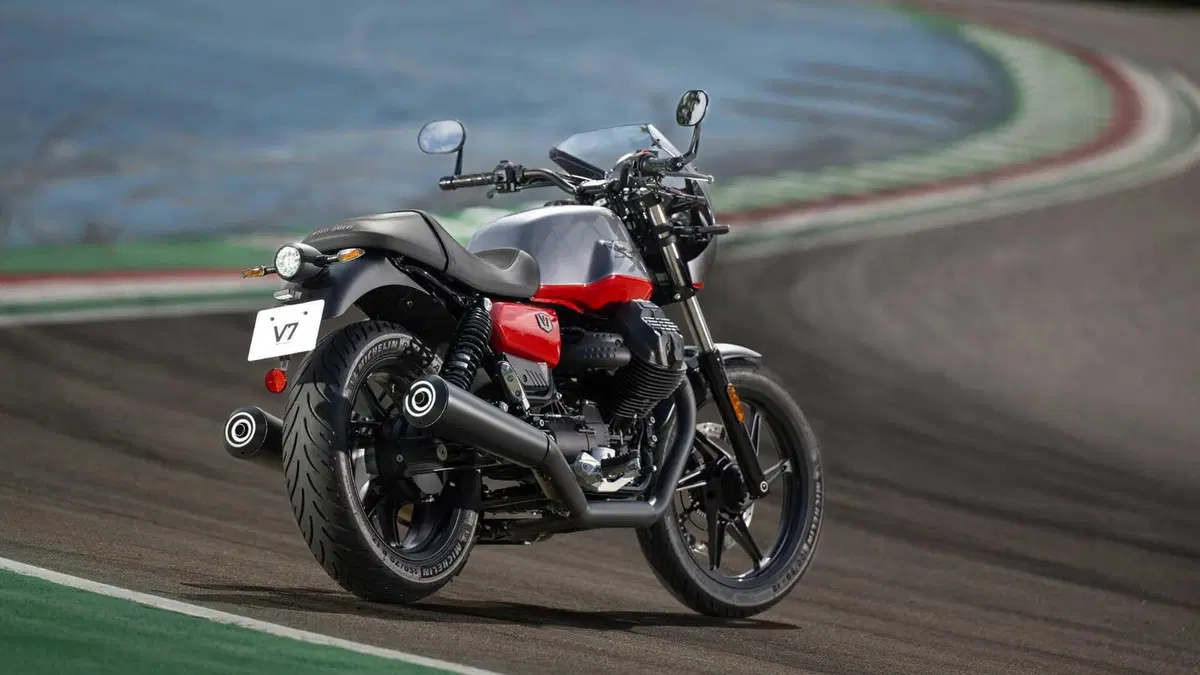 Moto Guzzi V7 V7 Stone Corsa (2023 - 25) (8)