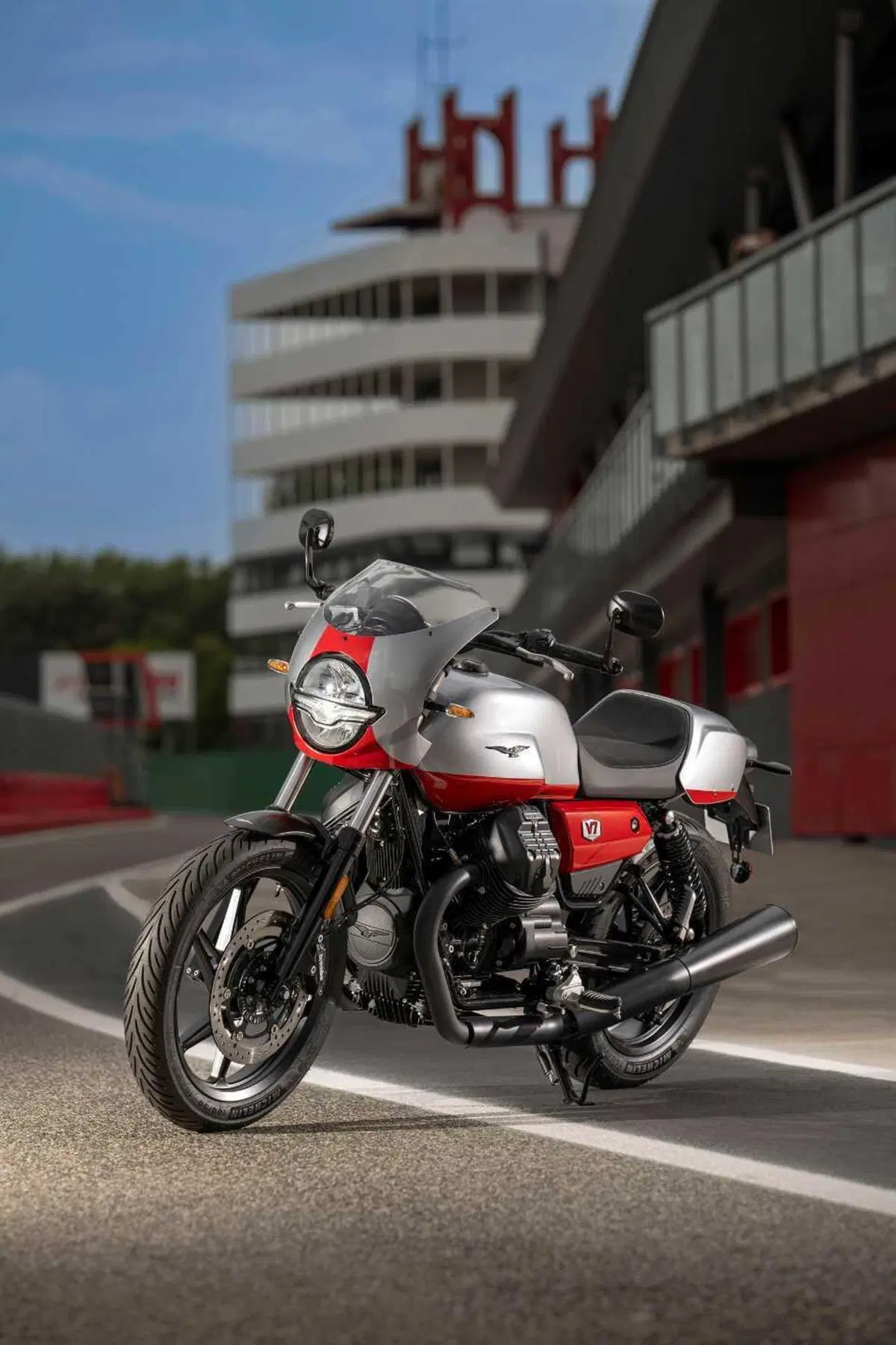 Svelata la nuova Moto Guzzi V7 Stone Corsa (2)