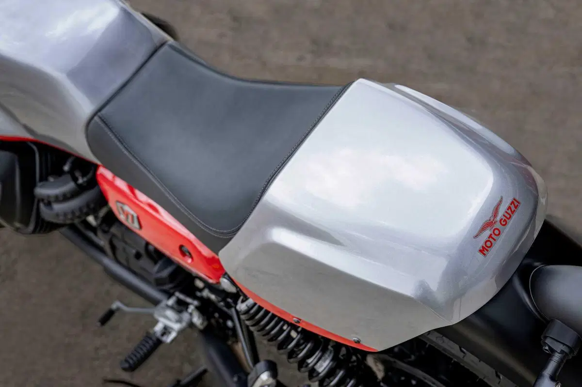 Svelata la nuova Moto Guzzi V7 Stone Corsa (3)