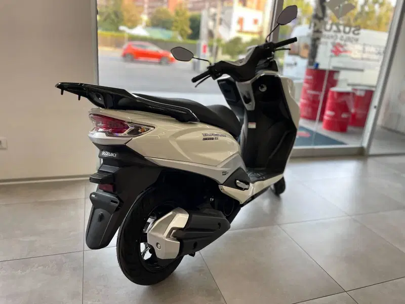 Suzuki Burgman Street 125 Executive (2023 - 26) (4)