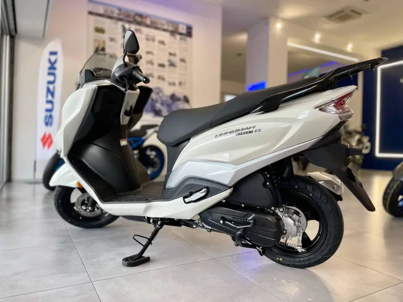 Suzuki Burgman Street 125 Executive (2023 - 26) (3)