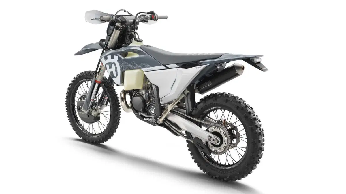 Husqvarna TE 300 TE 300 Pro (2024) (3)
