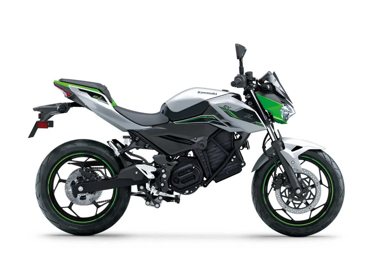 Arrivano le Kawasaki elettriche Z e-1 e Ninja e-1. Qui è dove ve le spieghiamo per bene (7)