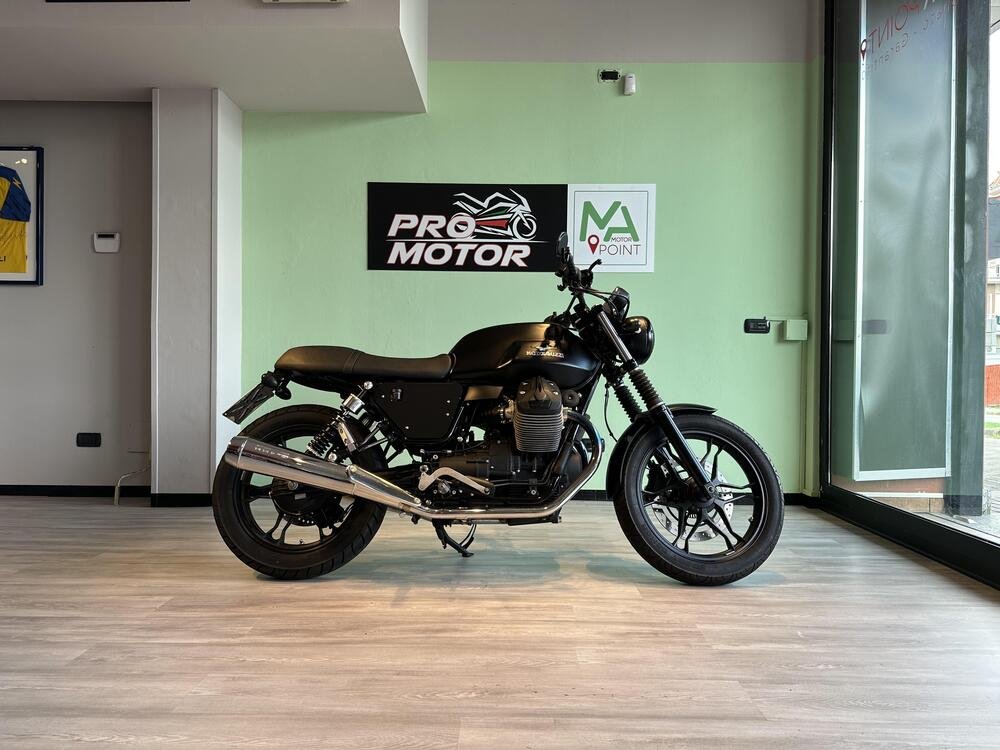Moto Guzzi V7 II Stone (2015 - 17)