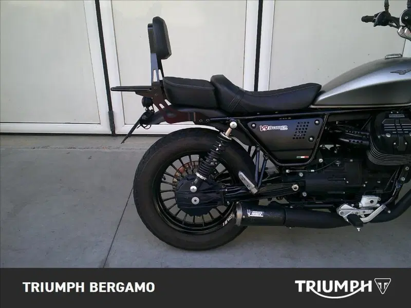 Moto Guzzi V9 Bobber (2016 - 18) (6)