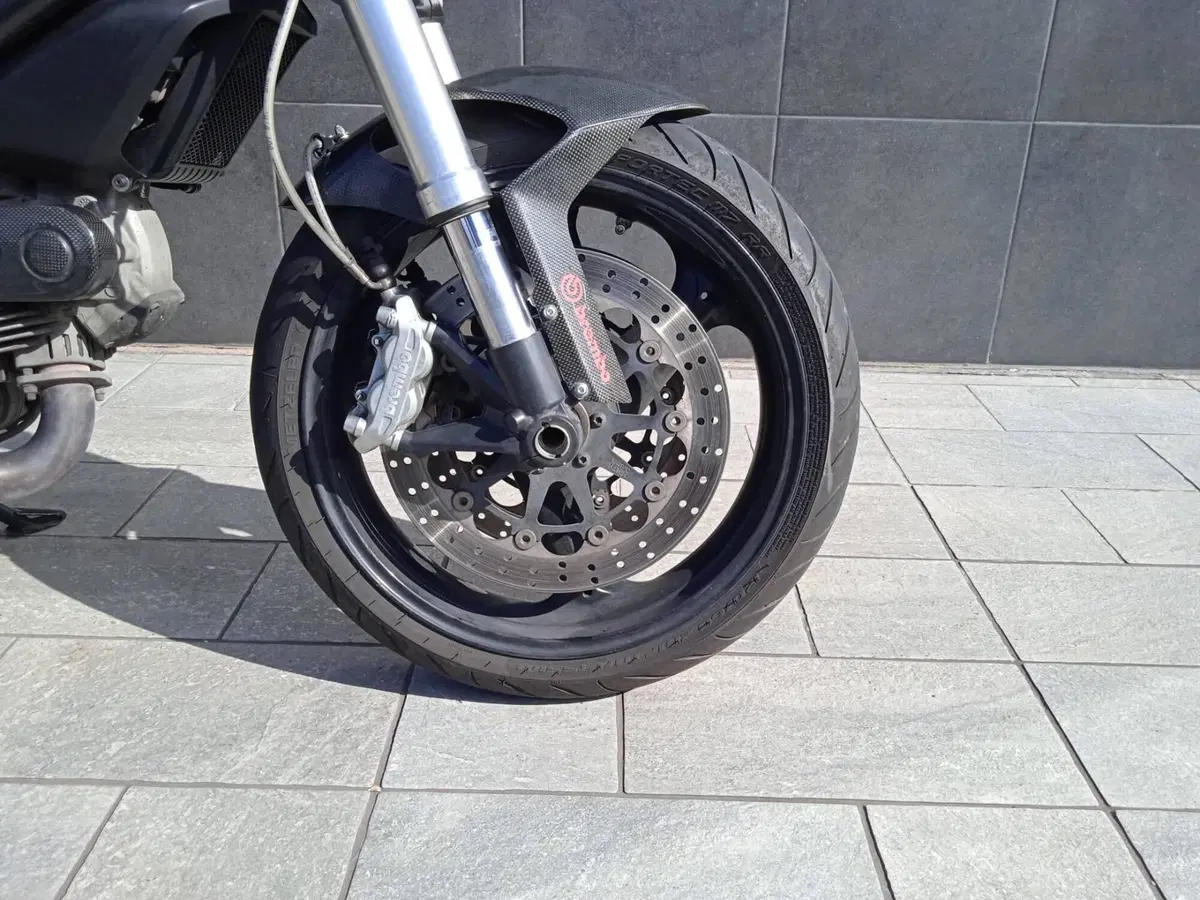Ducati Monster 696 (2008 - 13) (5)