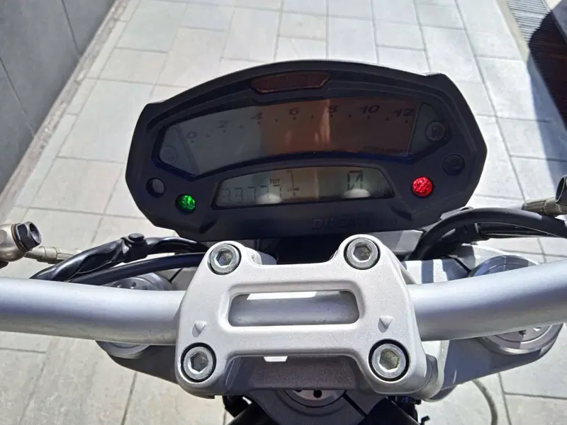 Ducati Monster 696 (2008 - 13) (8)