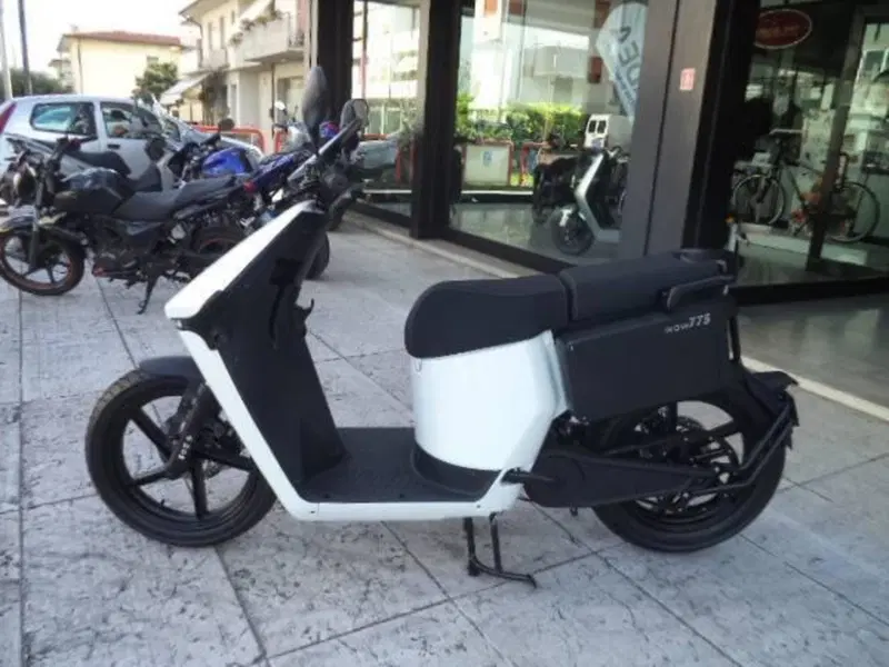 WOW 775 L3e (2021 - 26)
