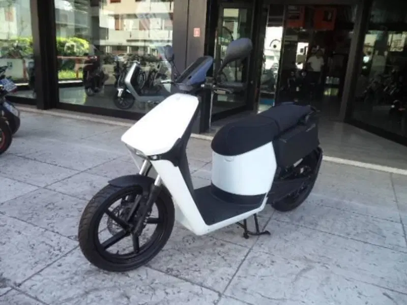 WOW 775 L3e (2021 - 26) (3)