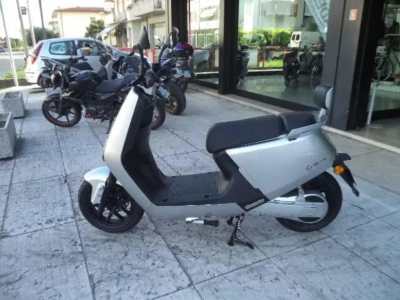 Yadea G5S (2022 - 26)