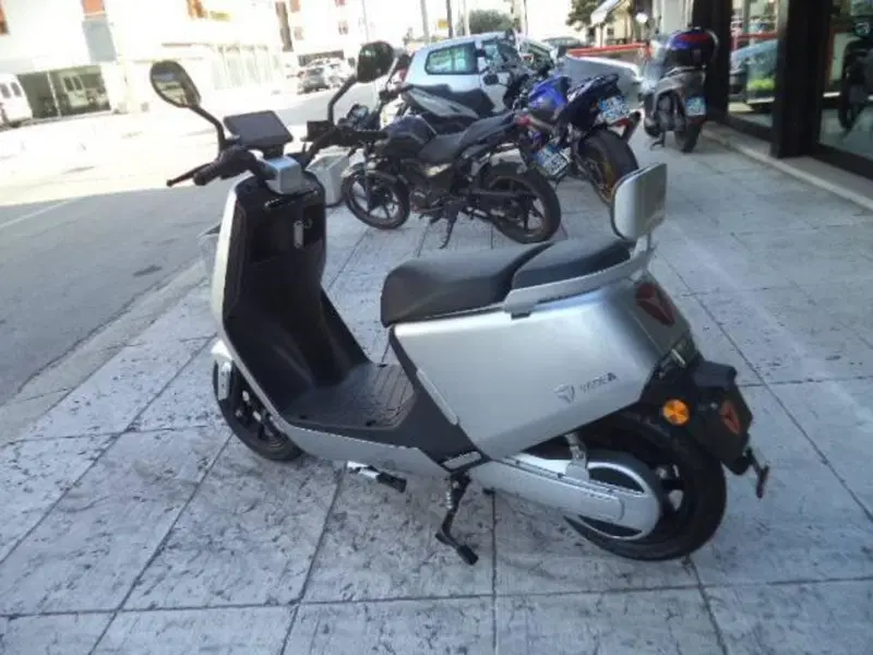 Yadea G5S (2022 - 26) (3)